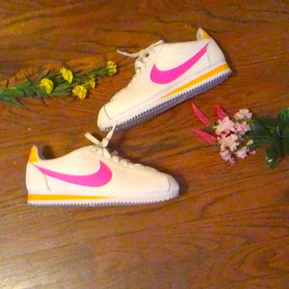 Nike Classic Cortez - Picture 1 of 5